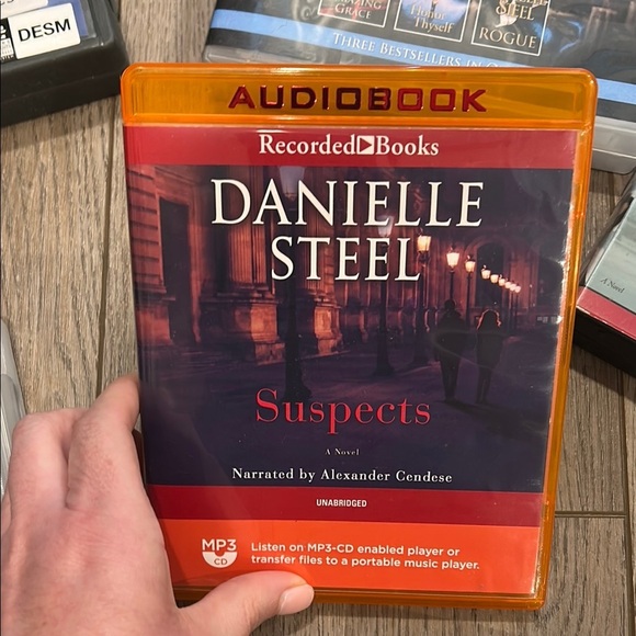 Bundle-7 Danielle Steel Audiobook CDs- Suspects, The Right Time, Betrayal, Rogue - Picture 6 of 16